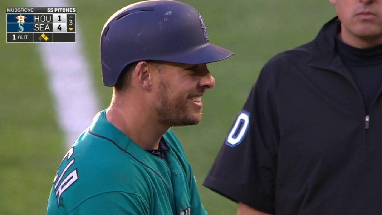 Félix Hernández guía a los Marineros a su 6ta victoria en fila