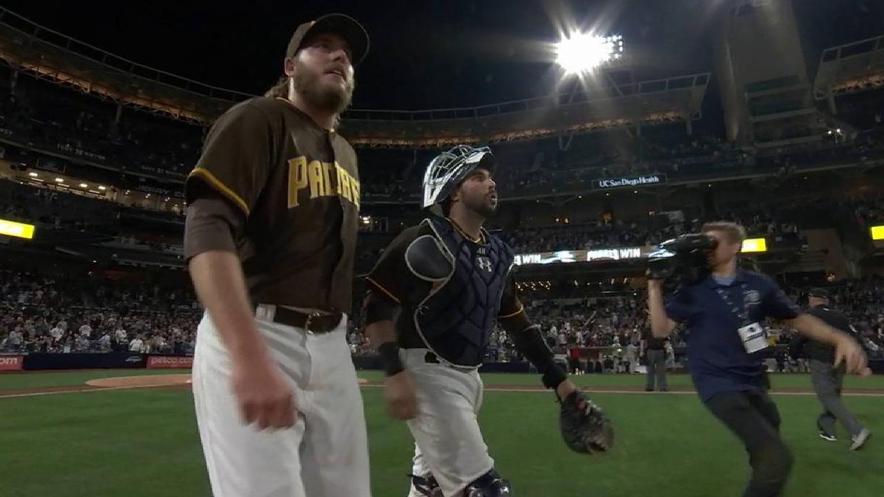 Padres' strong pitching ties Tigers in knots