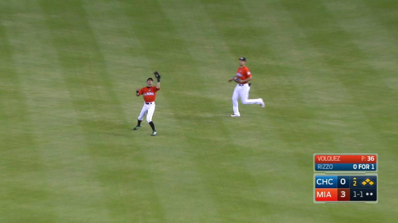 Volquez escapes an early jam