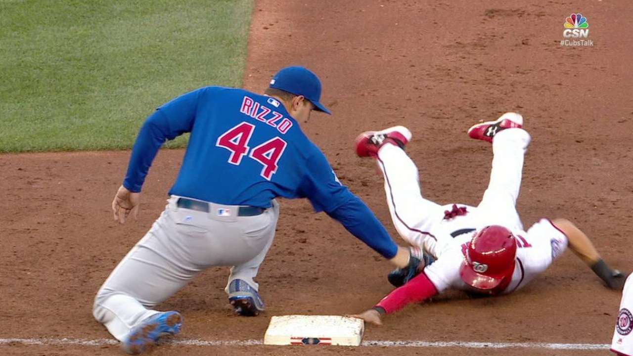 Contreras picks off Turner
