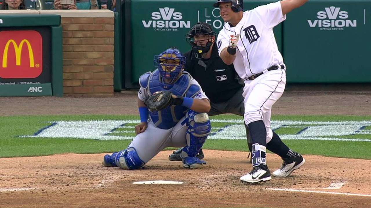 Miguel jonronea y Tigres se imponen a Reales en K.C.