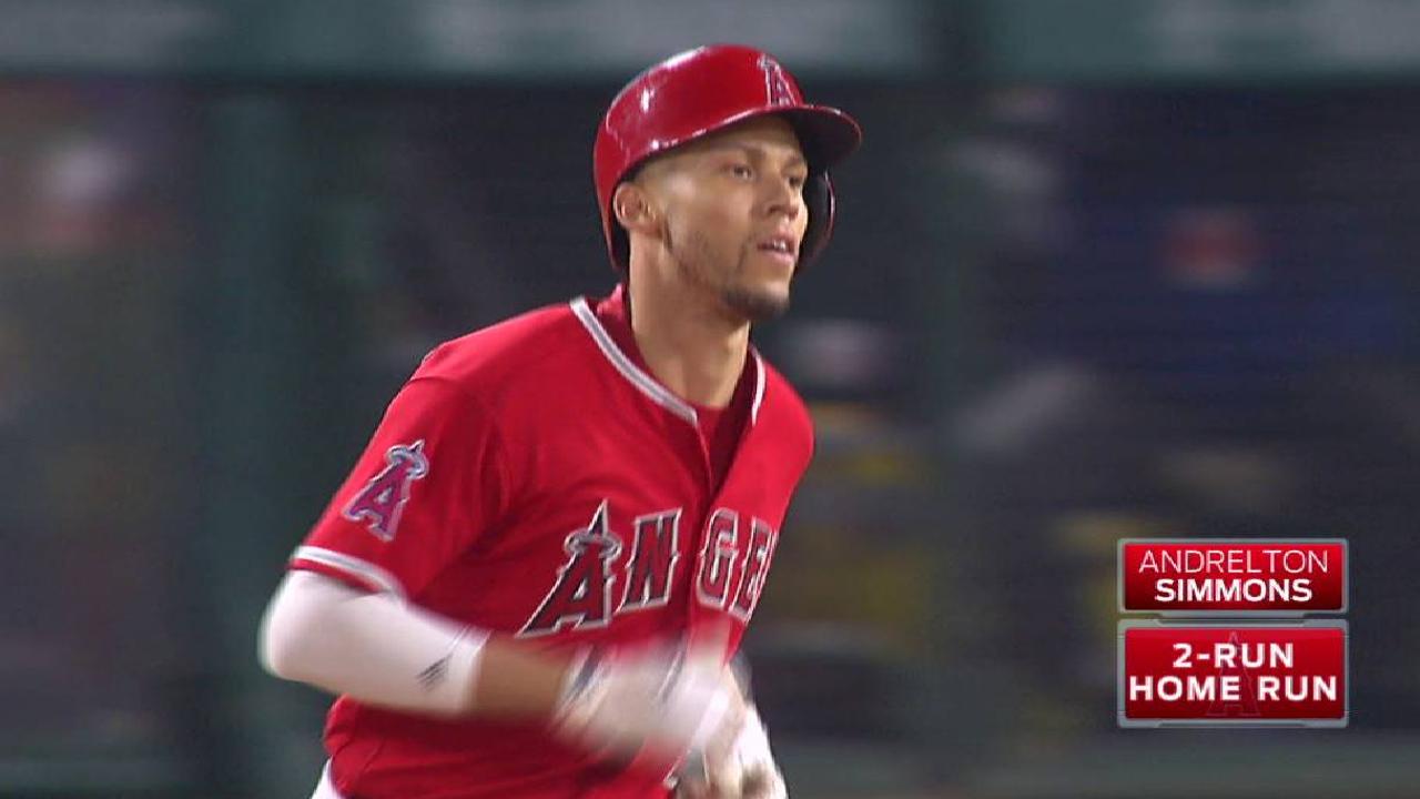 Simmons' two-run home run