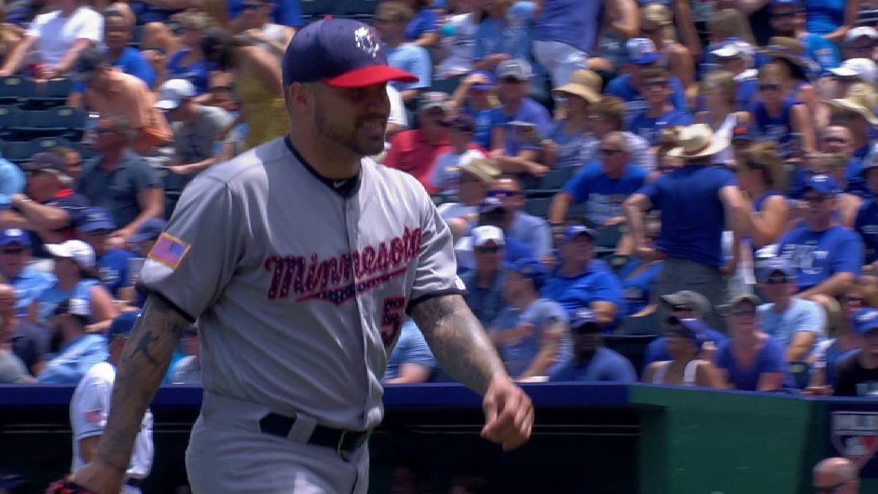 Santiago likely done for '17 with shoulder issue