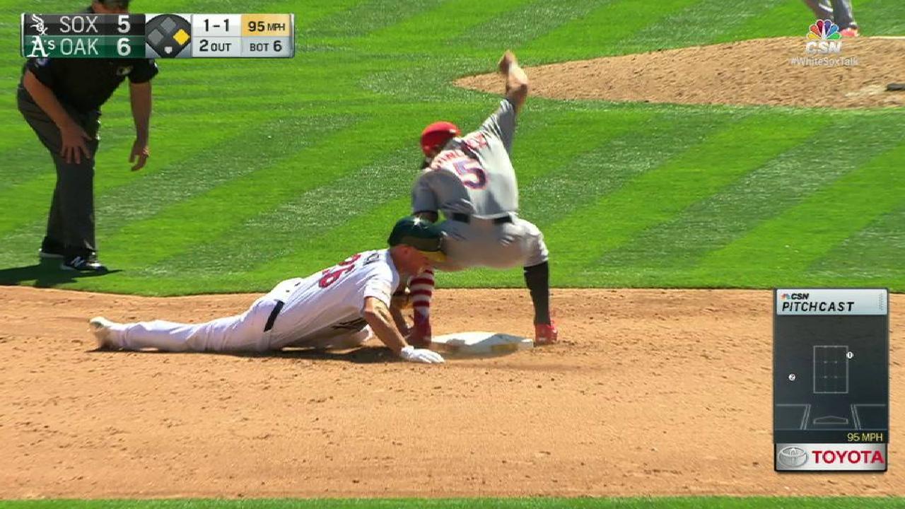 Narvaez throws out Chapman
