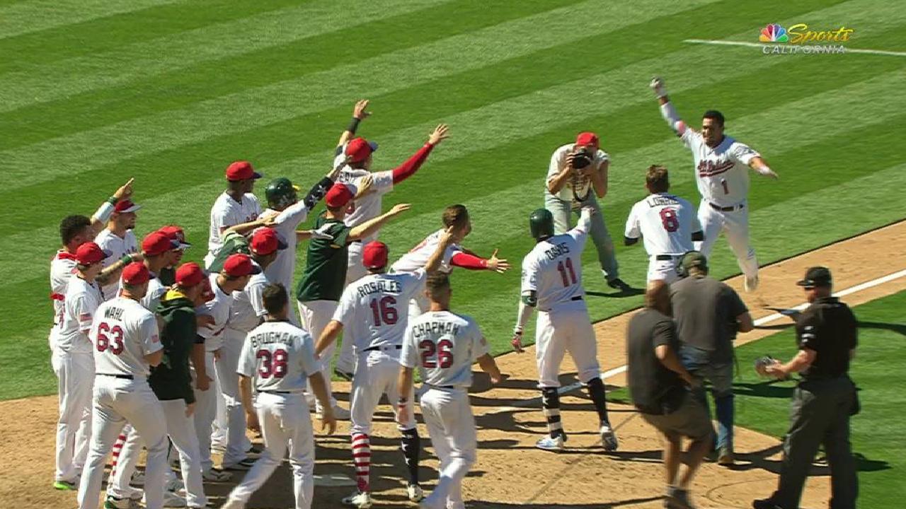 Atléticos dejan tendidos a White Sox con HR de Barreto en la 9na
