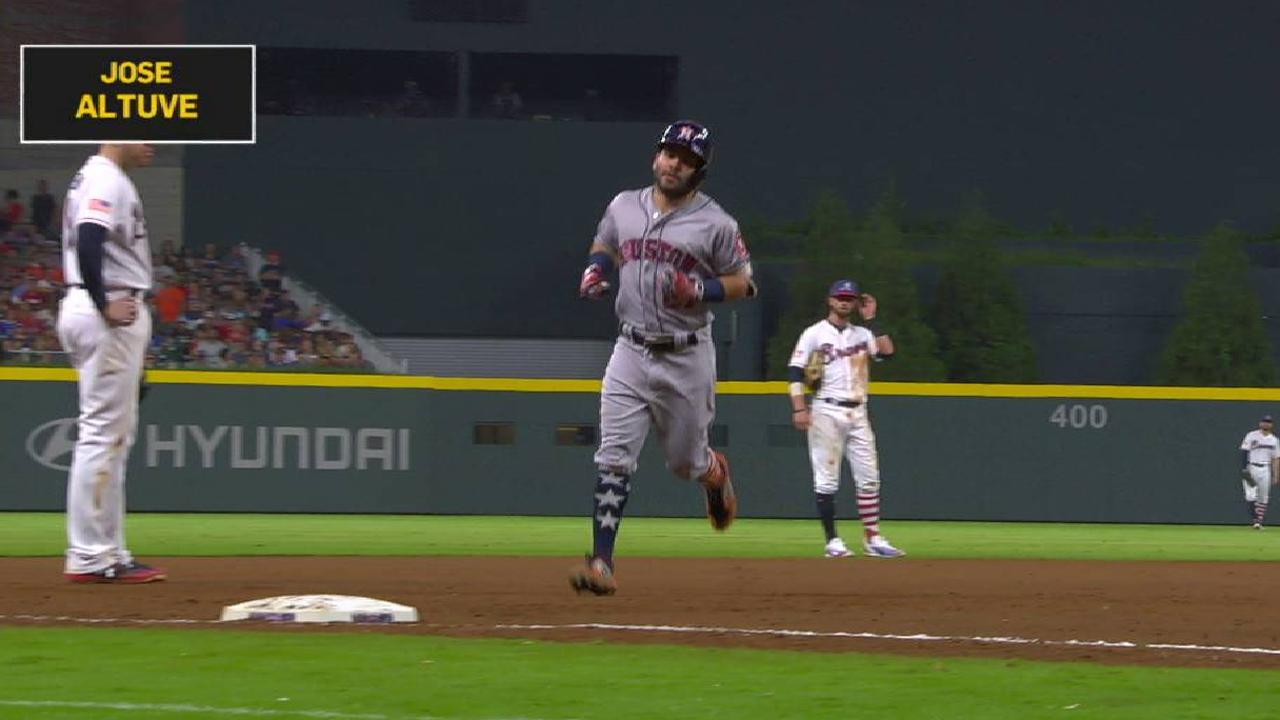 José Altuve produjo cuatro y Astros aplastaron a Bravos