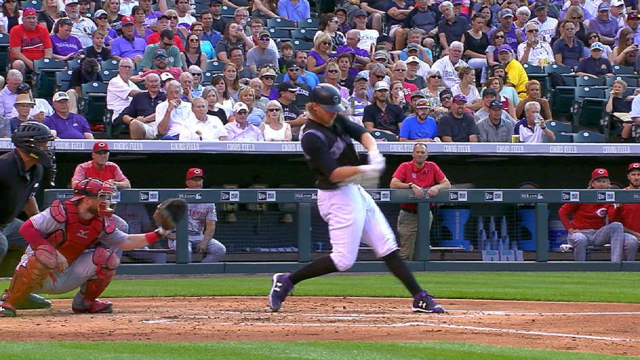 Gray brilló con el bate, brazo en victoria sobre Rojos