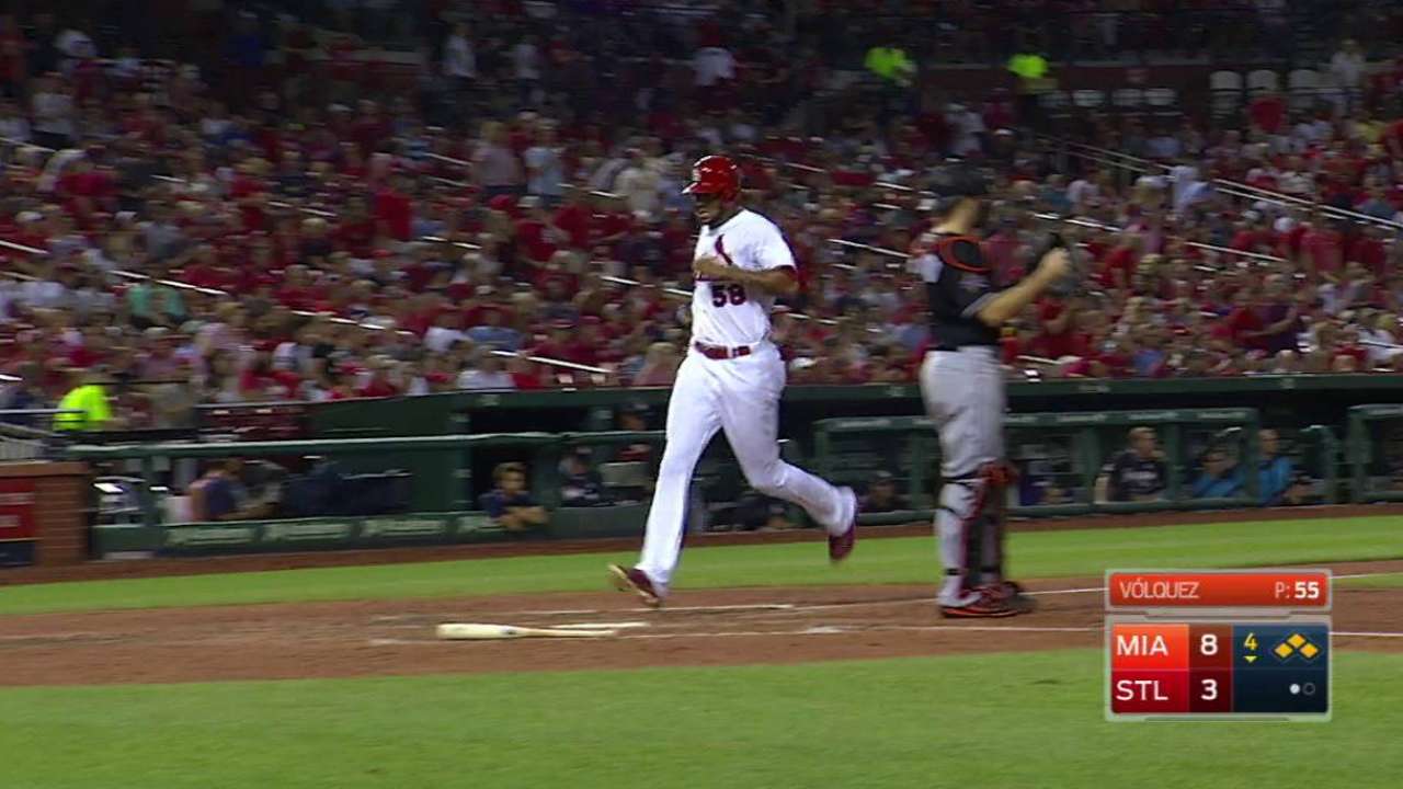 Cards' rally falls short after Leake struggles