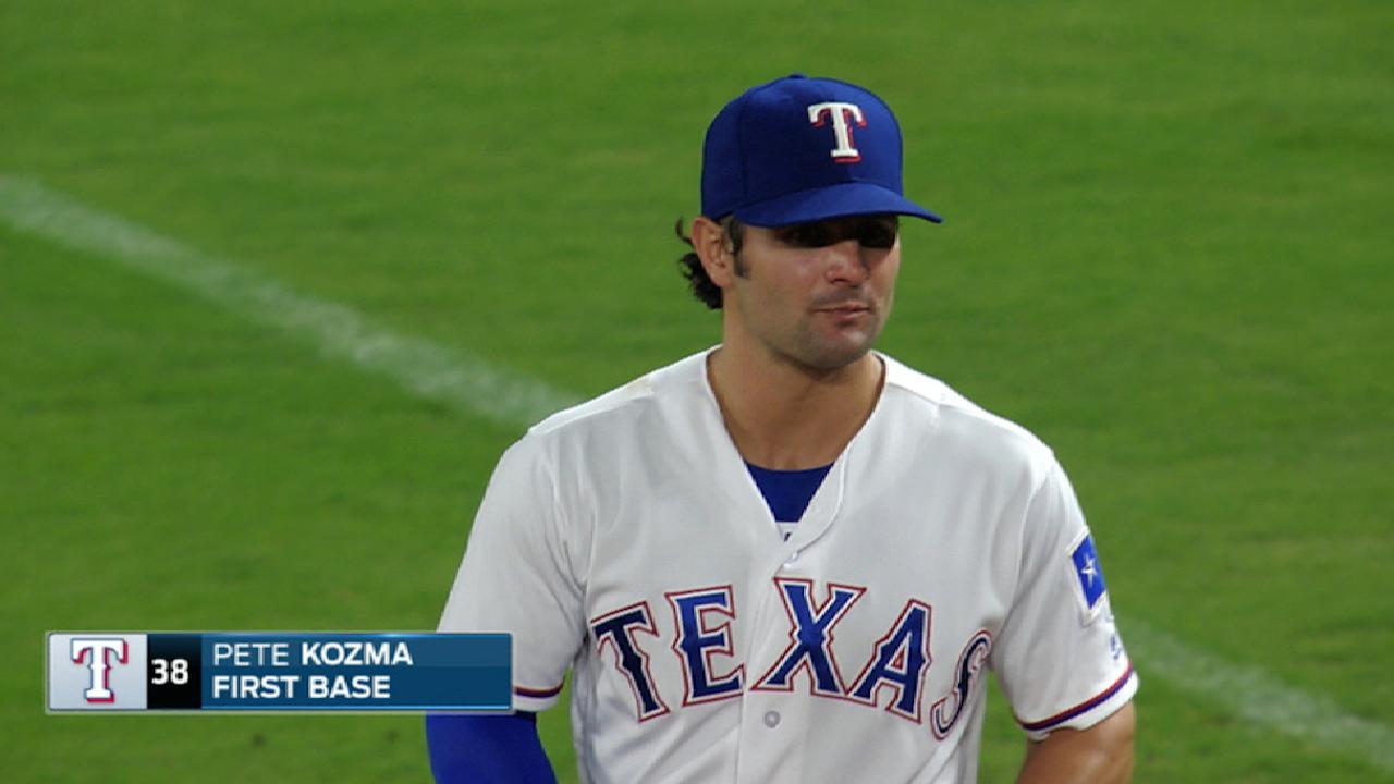 Gallo leaves game with injury