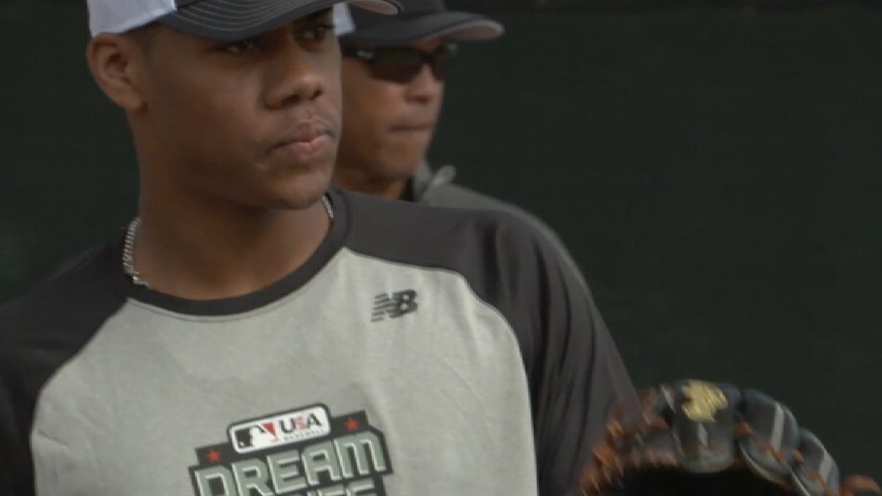Reds ink Hunter Greene