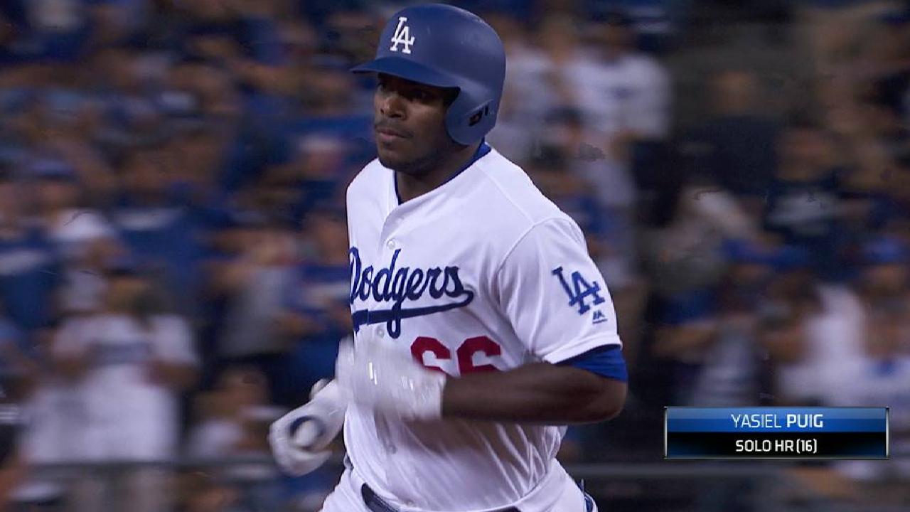 Puig, Utley brillan ante Reales y guían a los Dodgers a su 4to triunfo en fila