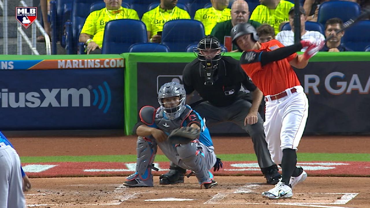 Senzel's RBI single