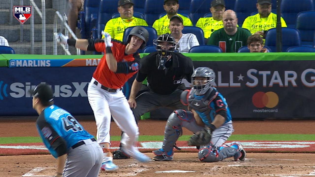 Sisco's RBI triple