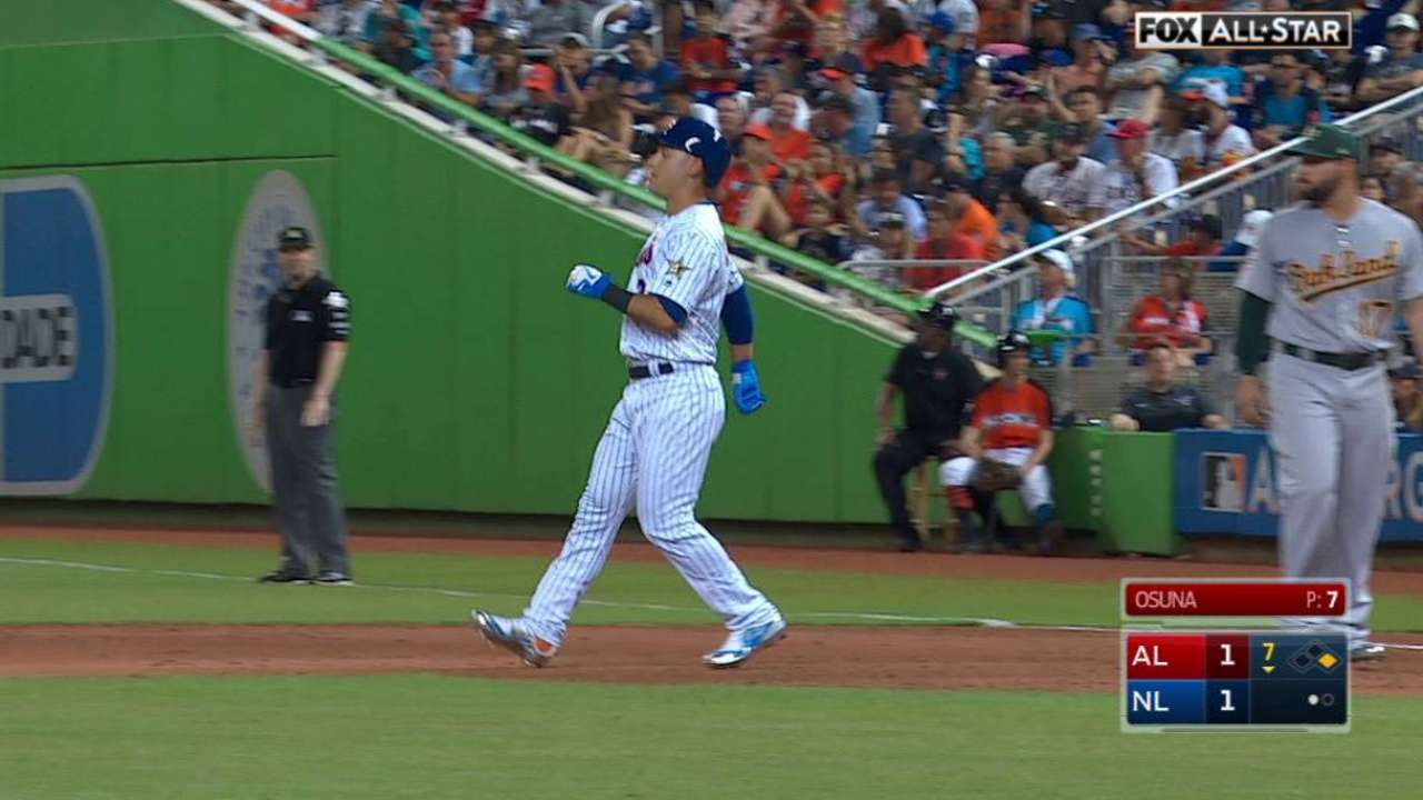 Conforto takes it all in, singles in All-Star debut