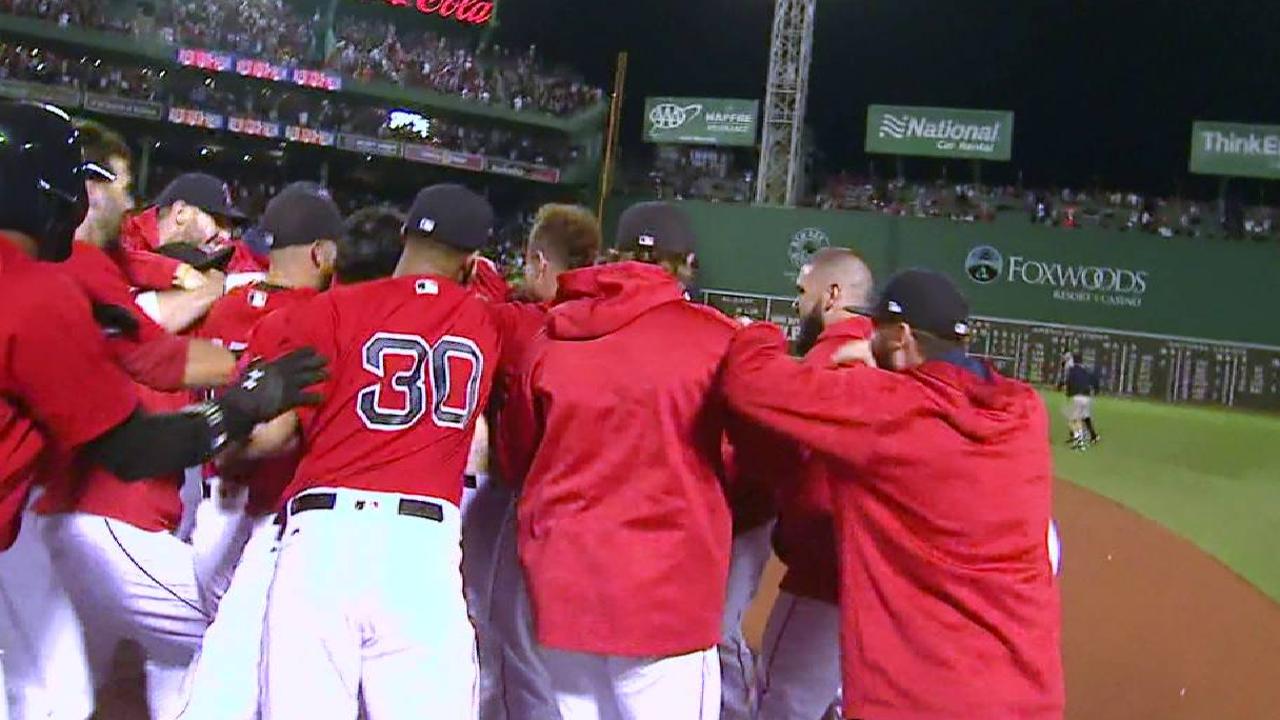 Chapman falla de nuevo y Boston remonta en la 9na ante Yankees