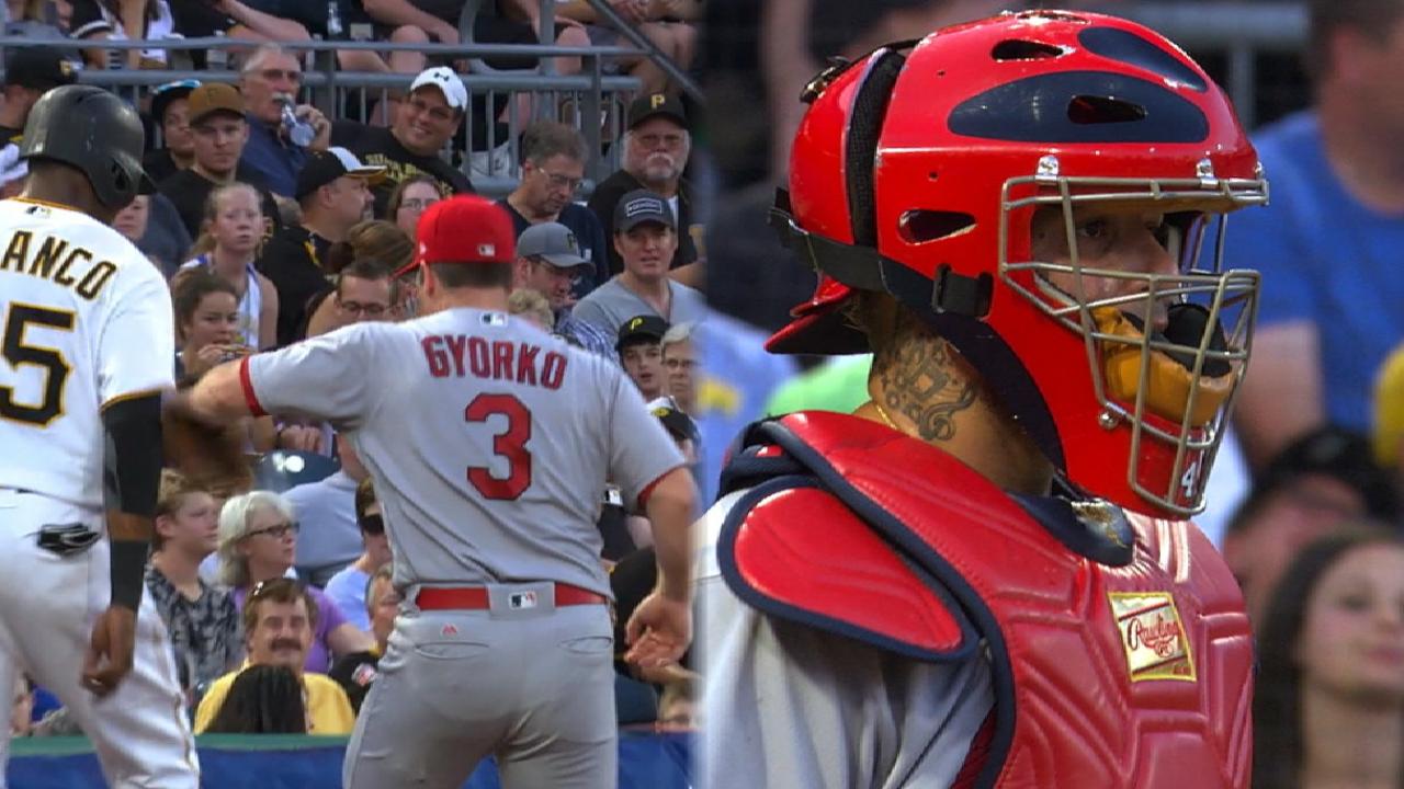 Must C: Molina's heads-up throw