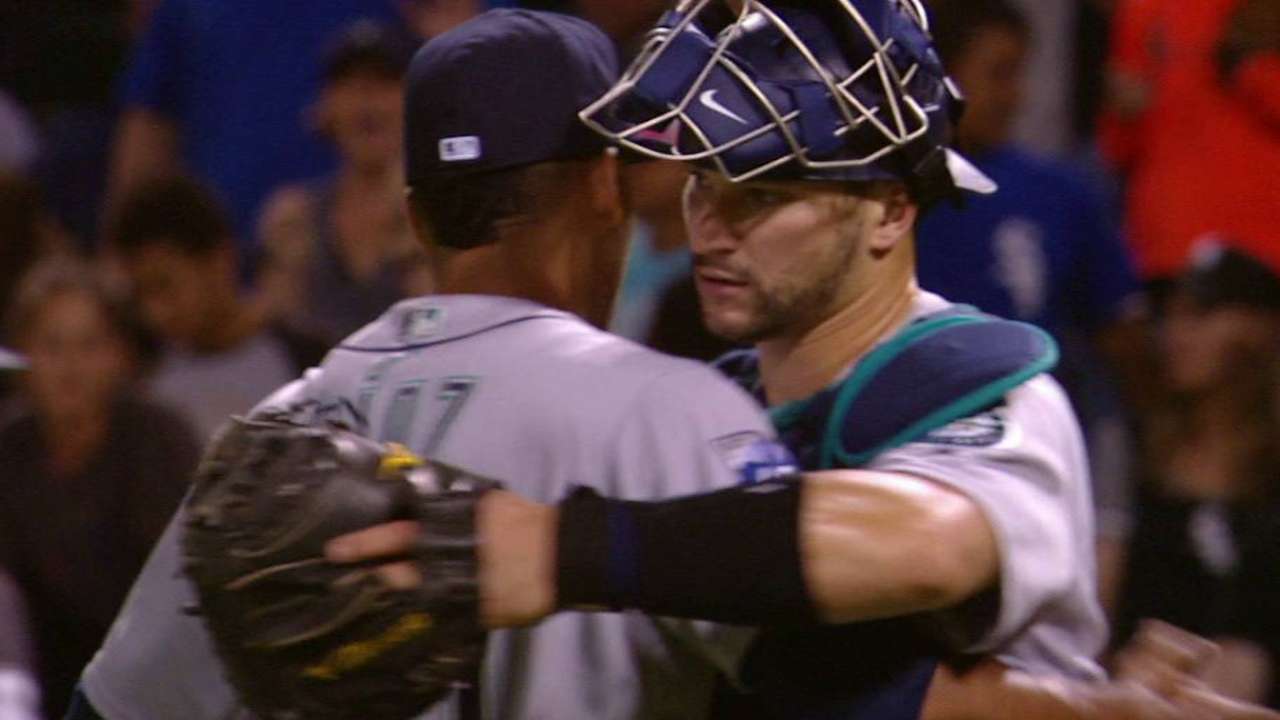 Diaz records the save
