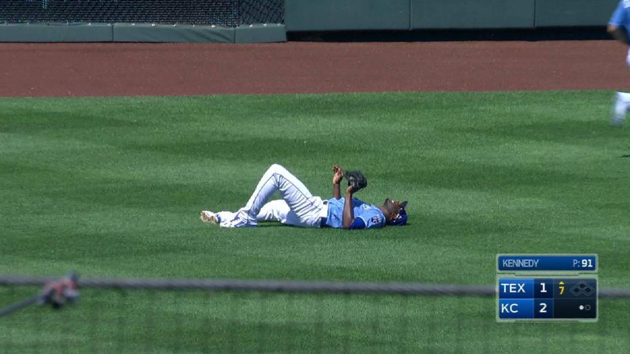 Cain narrowly makes the catch