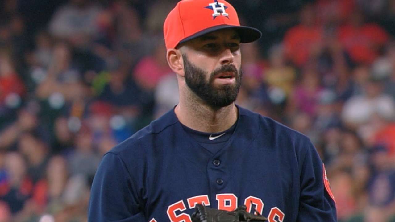 Fiers fans 11, Astros take series from Twins