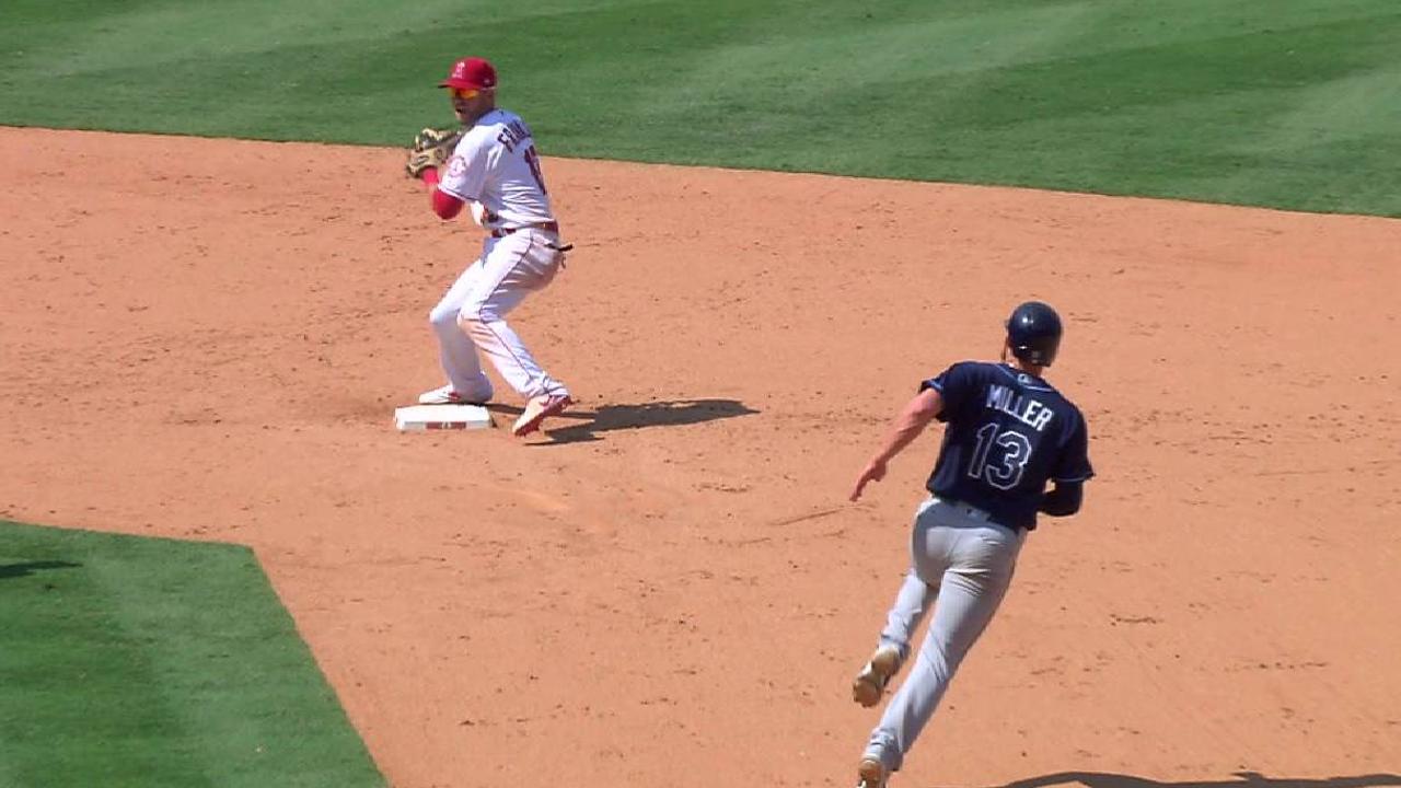 Angels' game-ending double play
