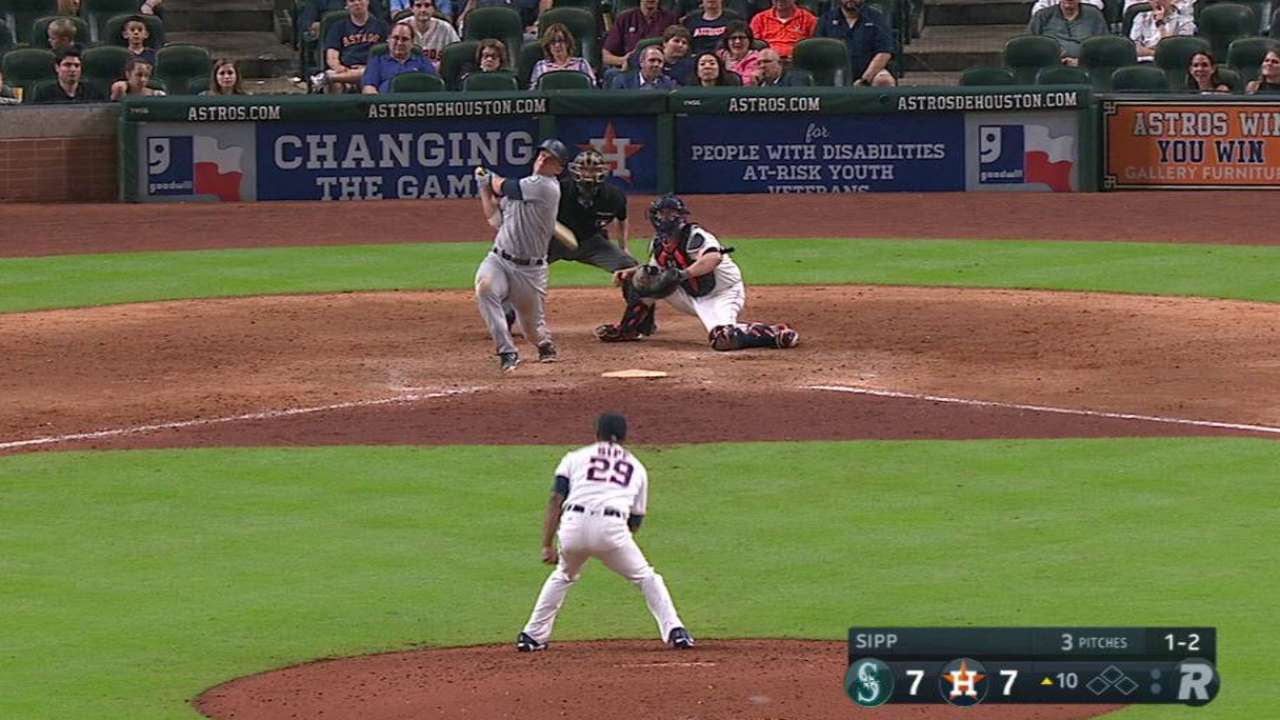 Seager's solo homer in 10th