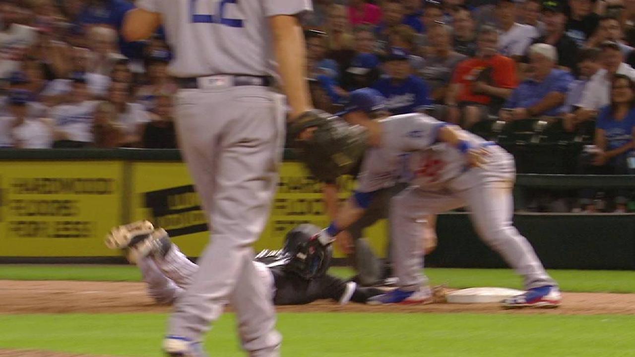 Kershaw picks off Anderson