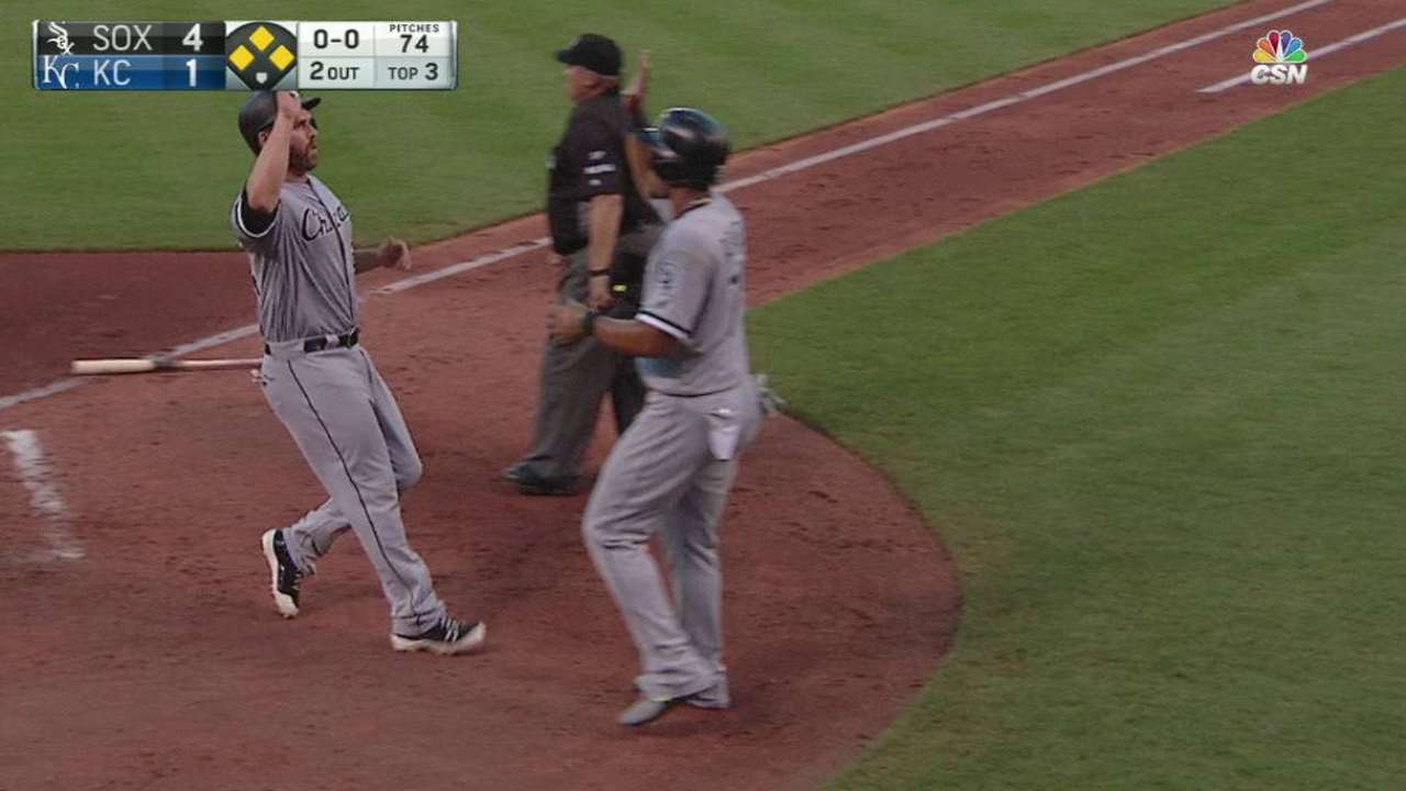 Yoan Moncada contento de poder volver a jugar con José Abreu
