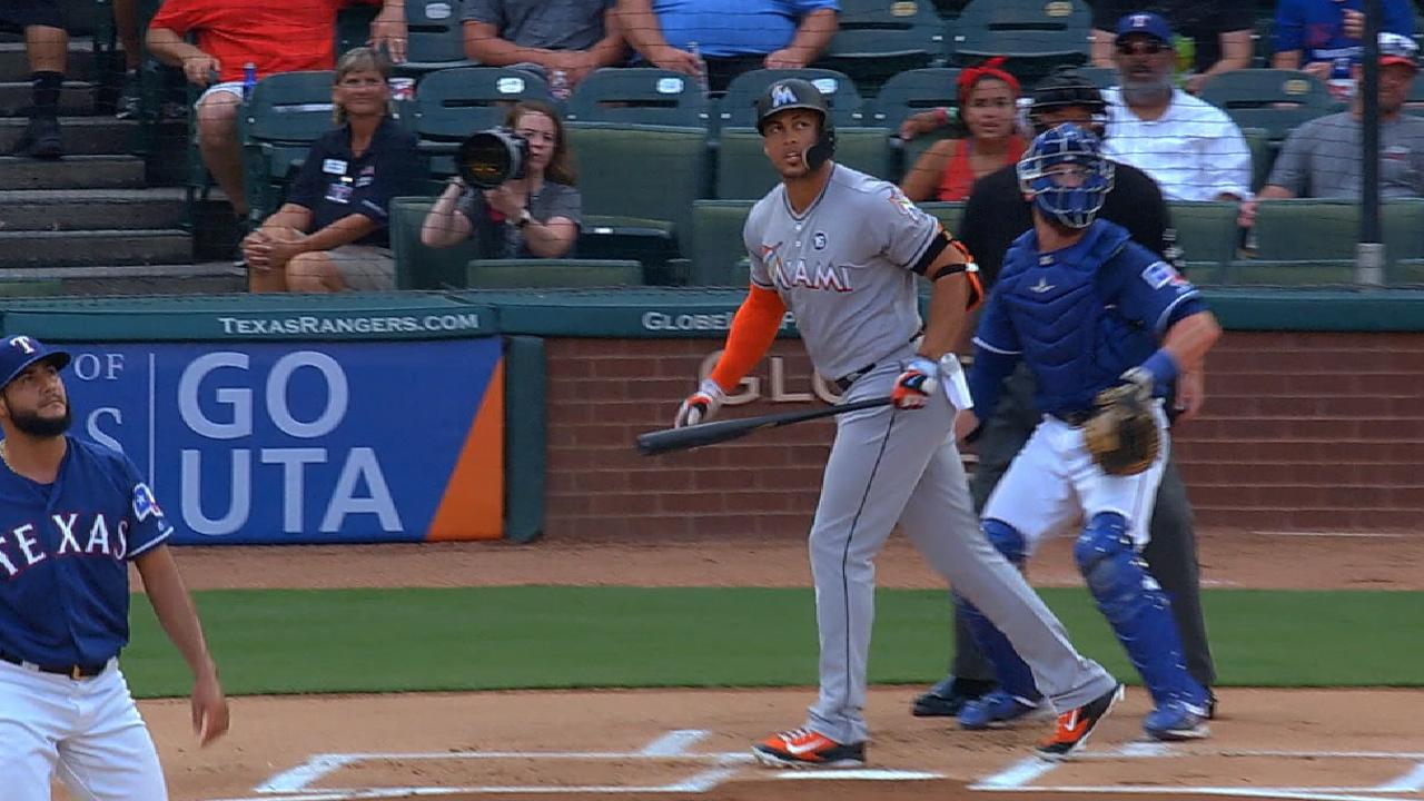 Bambinazos de Stanton empujan a Marlins en Texas