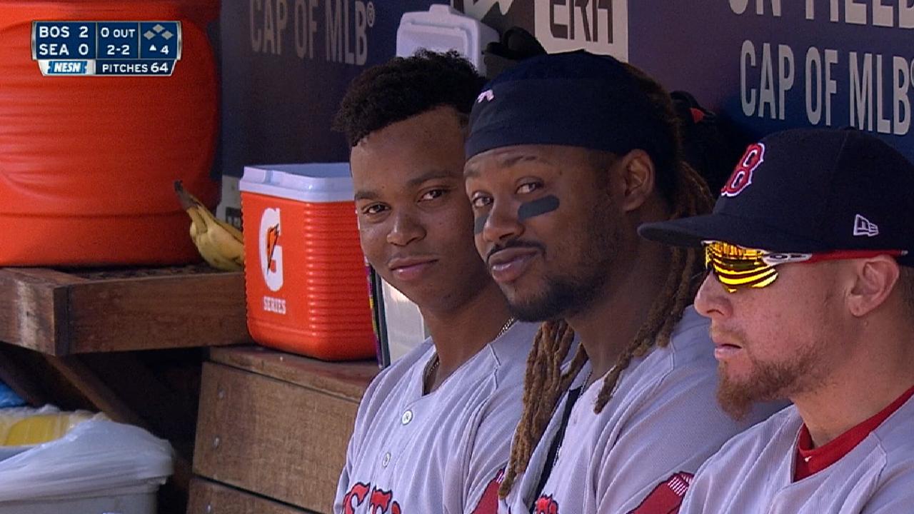 Hanley admires Devers in dugout