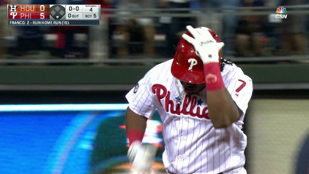 Filis evitan la barrida con una paliza vs. Astros
