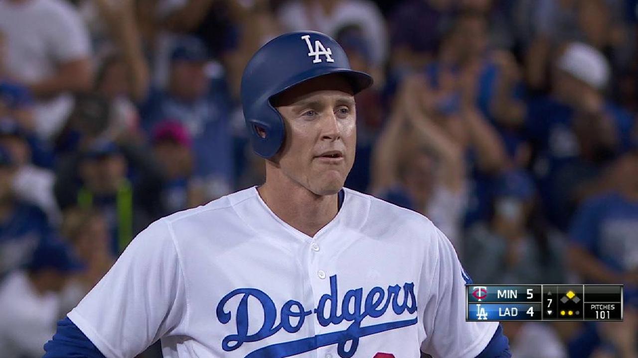 Utley's clutch two-run double