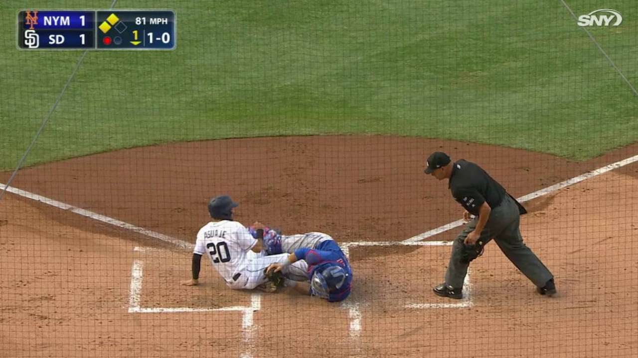 Flexen throws Asuaje out at home