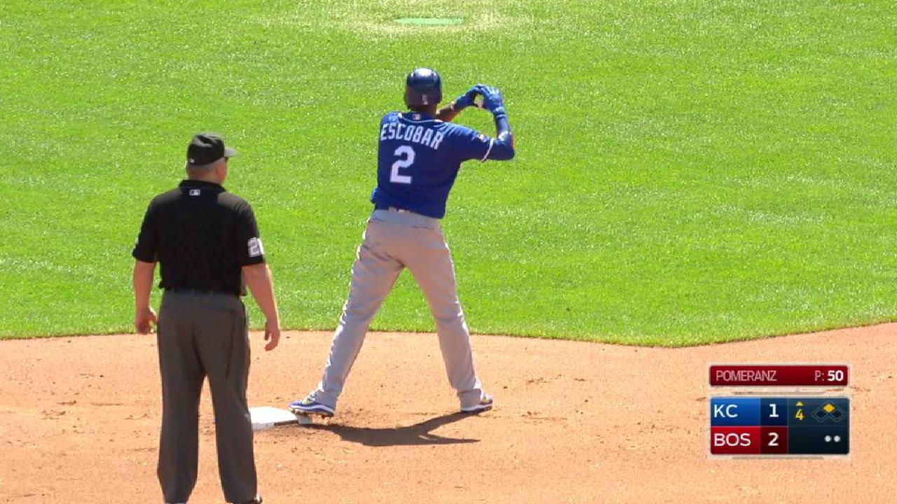 Escobar y Gordon guían a los Reales en Boston