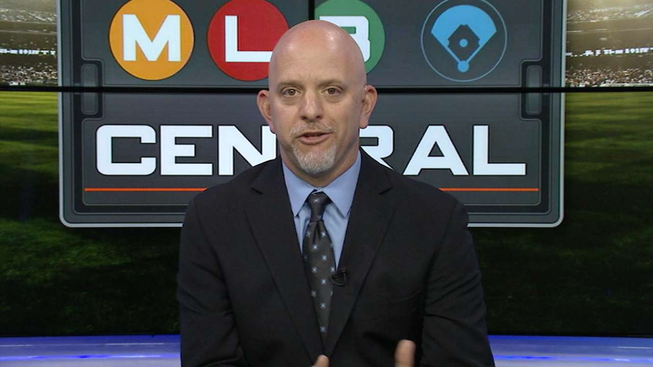 Cubs add LHP Wilson, C Avila from Tigers