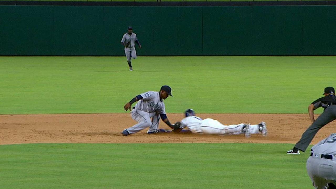 Ruiz cuts down Gomez
