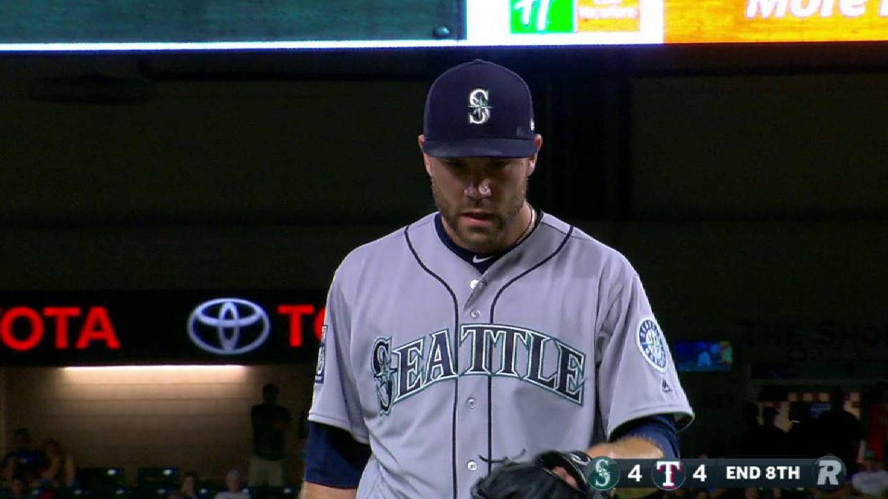 Phelps channels 'inner Jose' for Mariners