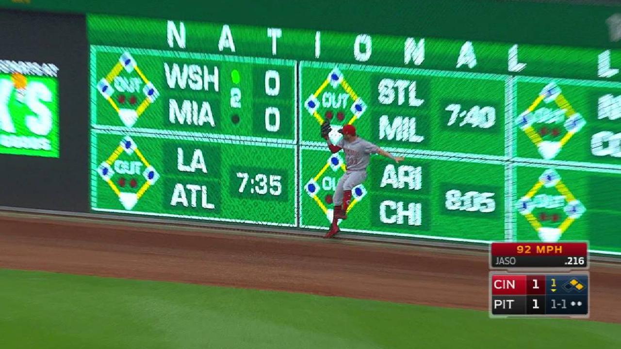 Winker leaps for impressive out