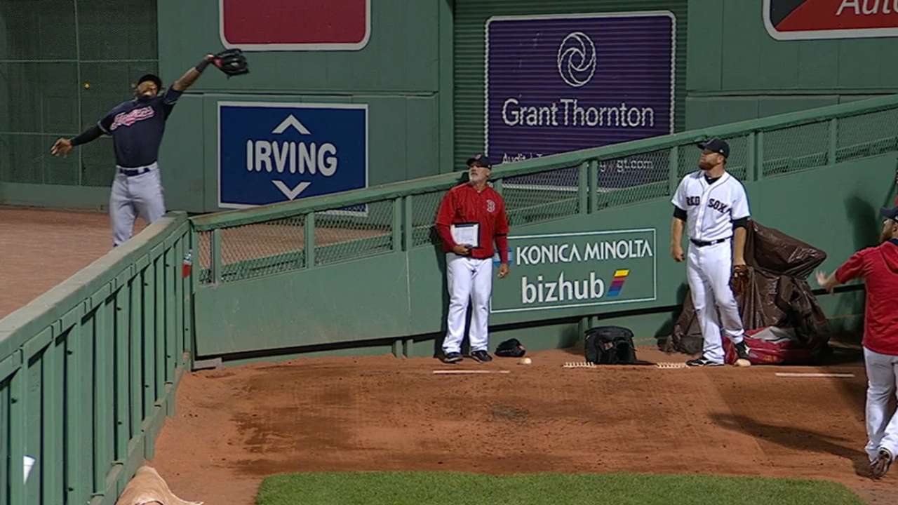 Jackson soars over wall to take HR away
