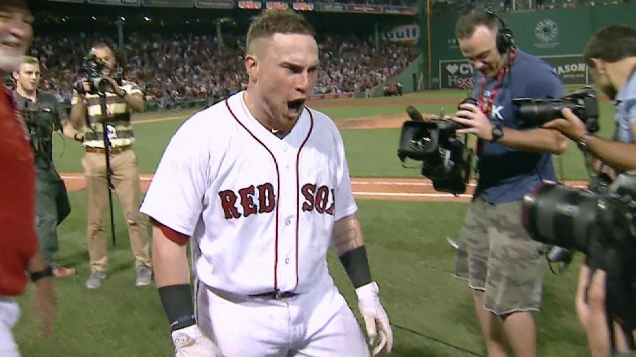 Vazquez's three-run walk-off HR