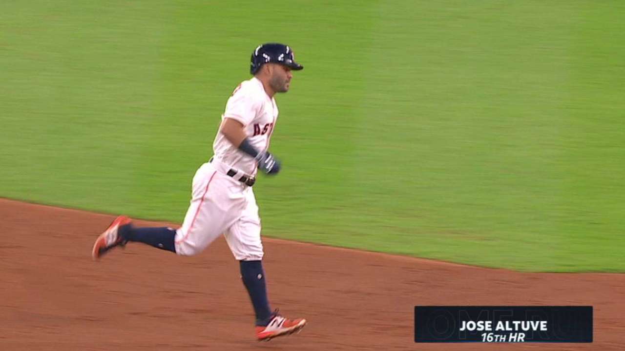 Más jonrones y menos ponches, la clave del éxito para los Astros