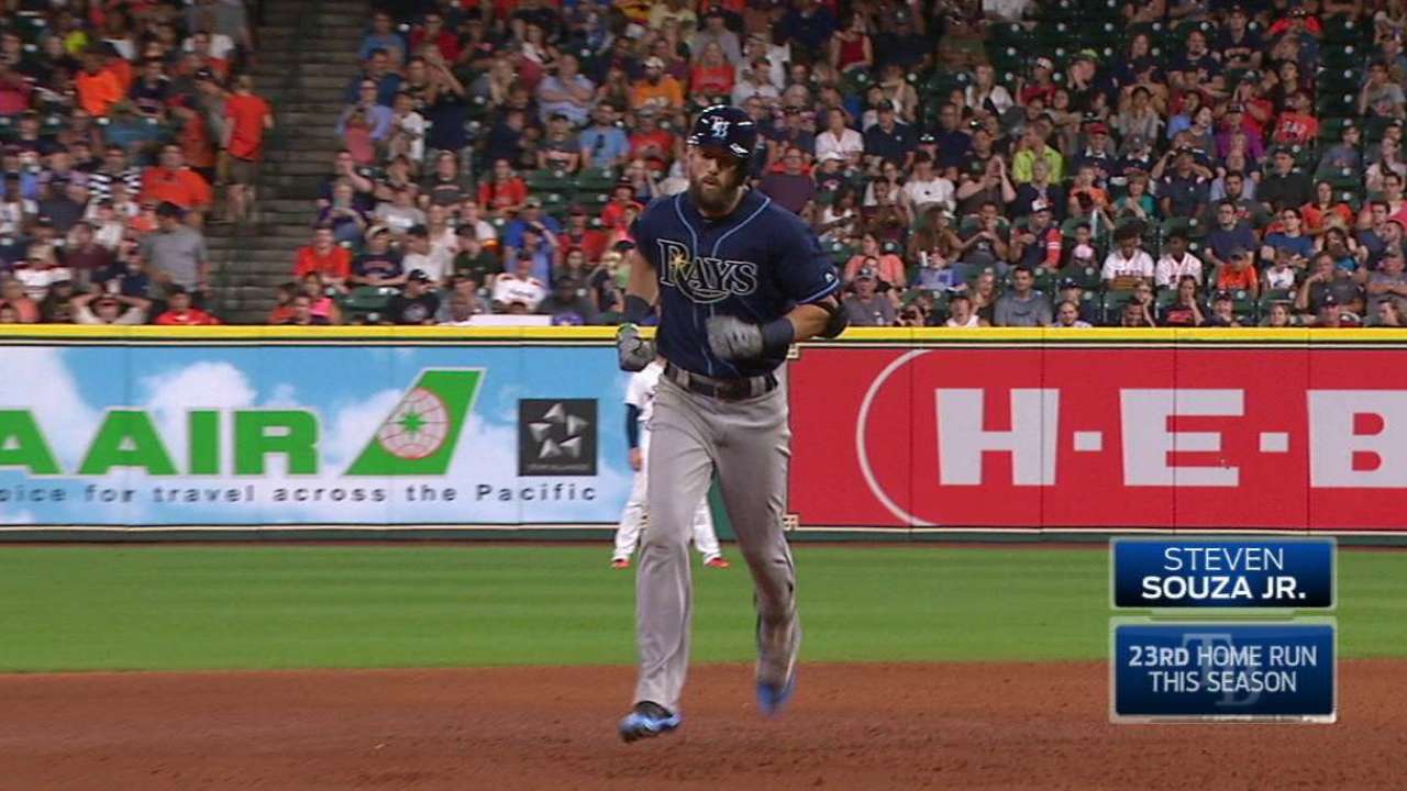 Despite foot pain, Souza returns, homers