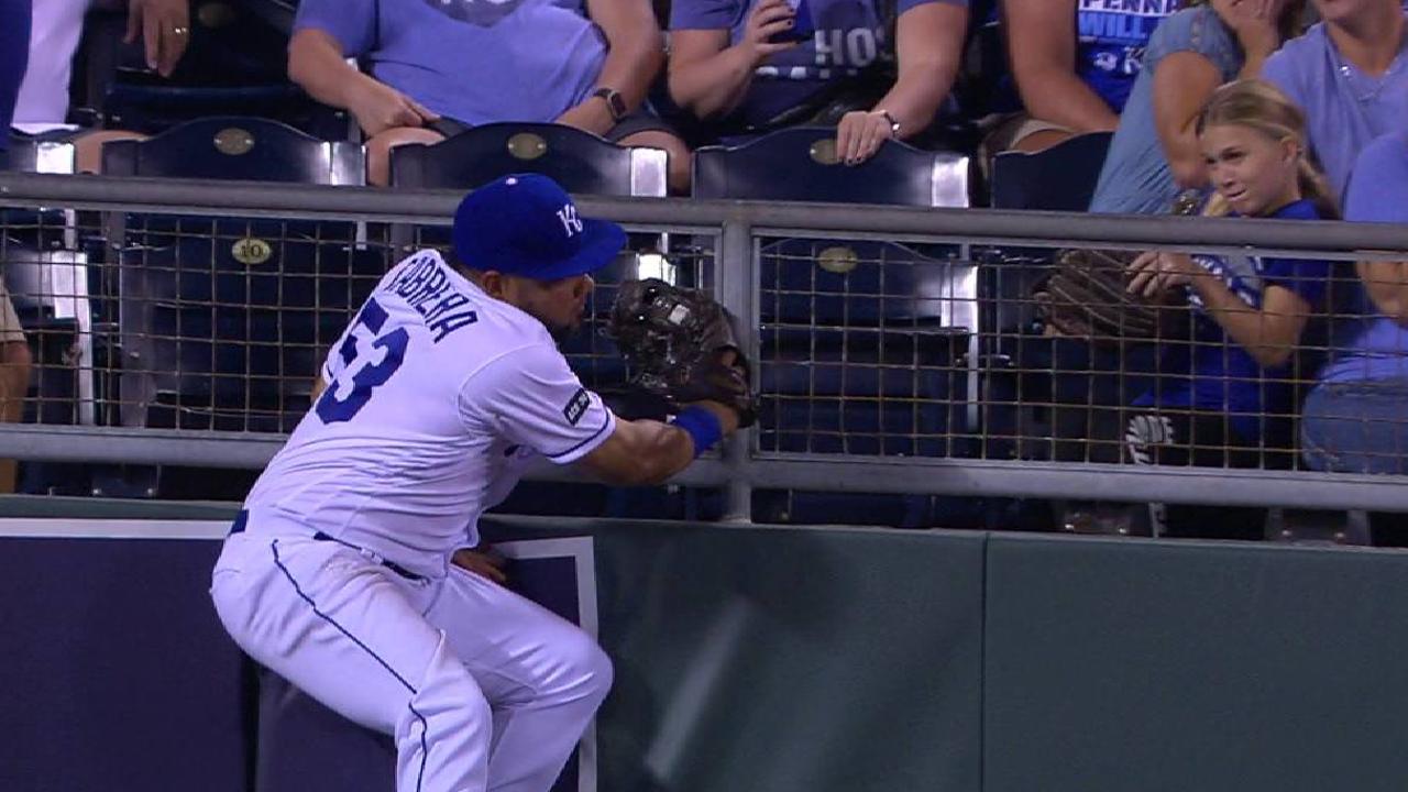 Melky delivers with stellar catch, RBI single