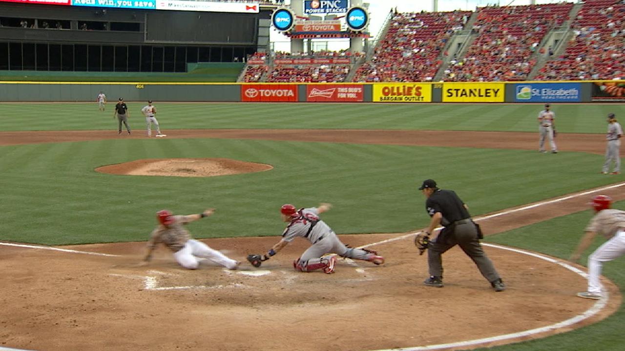 Piscotty throws out Barnhart
