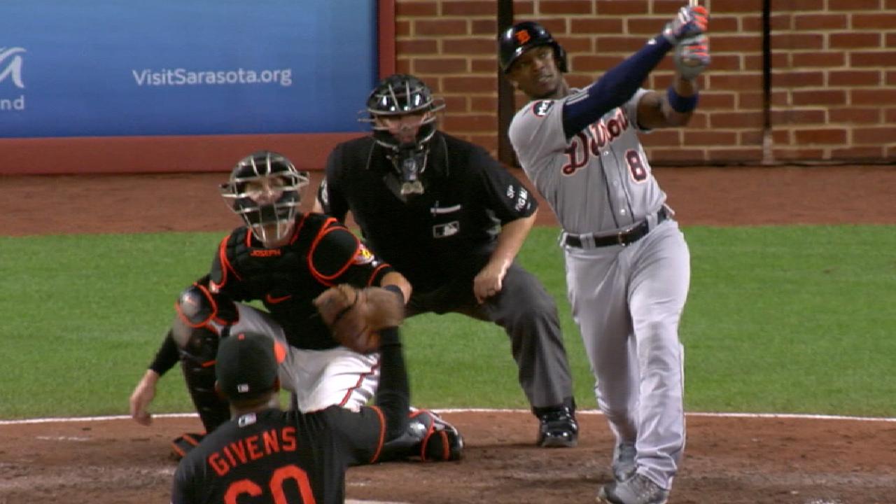 Upton's grand night lifts Tigers past Orioles