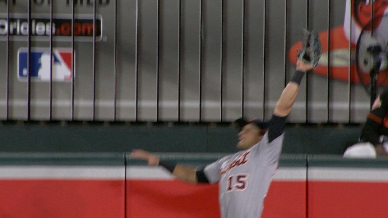 Mahtook's great leaping catch