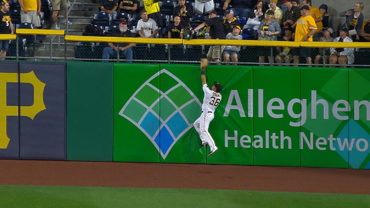 Solarte's solo round-tripper