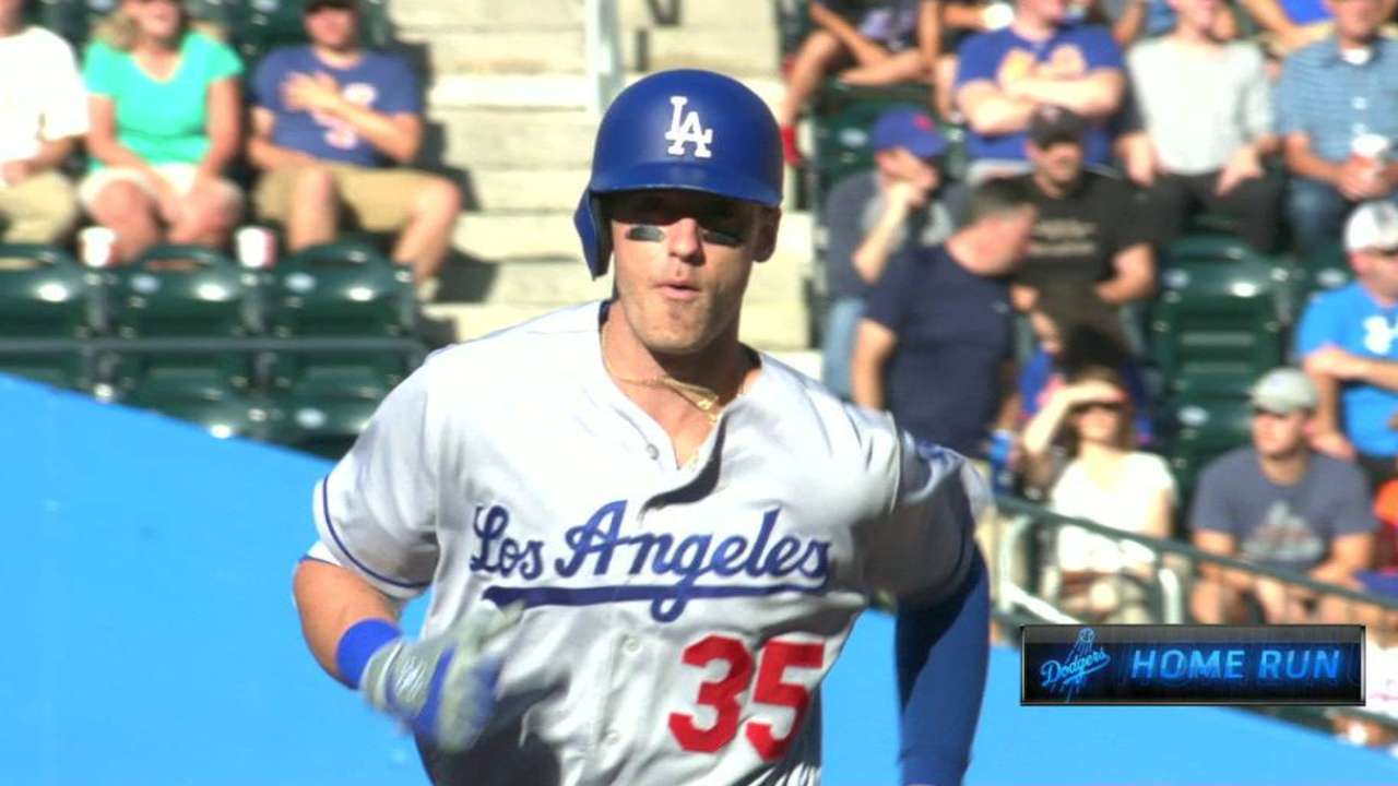 Bellinger's two-run homer