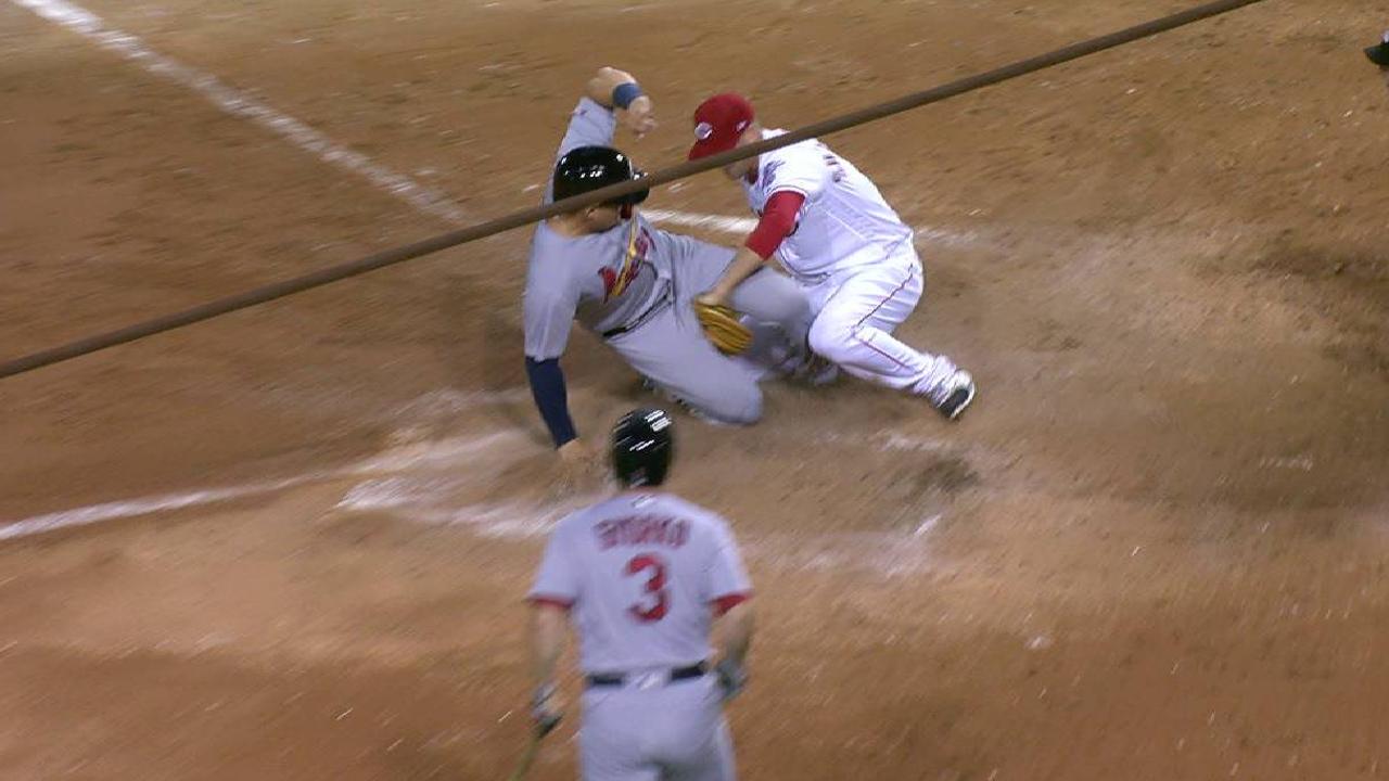 Voit scores, call stands