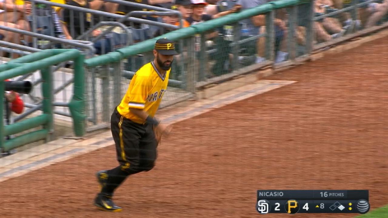 Rodriguez gets ovation in return