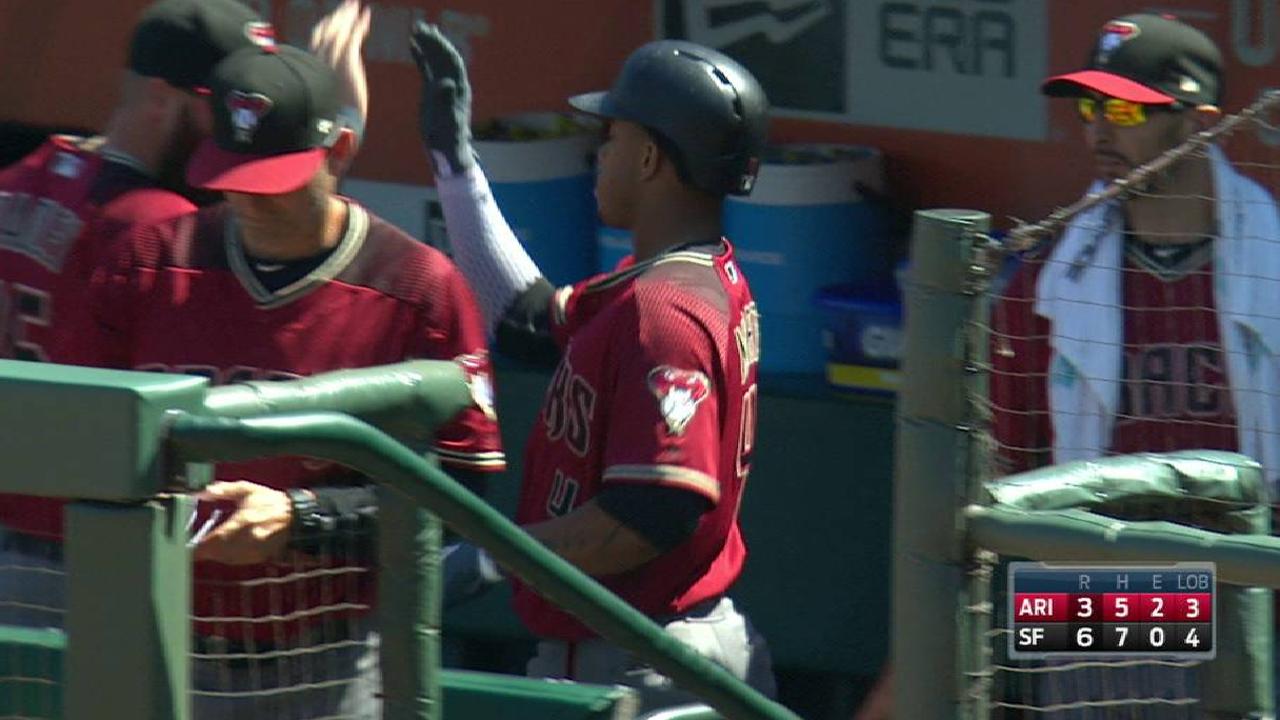 Clutch hits elude D-backs on road swing